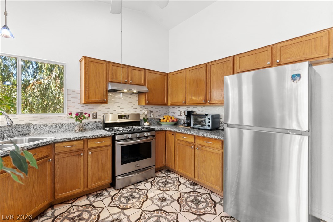 924 Ashurst Court Property Photo 14