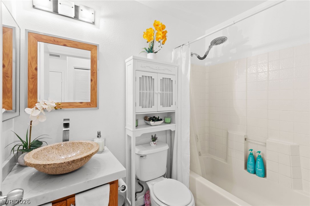 924 Ashurst Court Property Photo 33