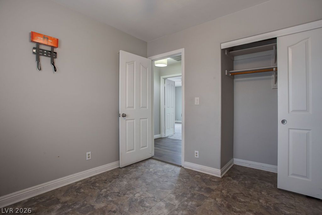 1800 North Torrey Pines Drive Property Photo 16