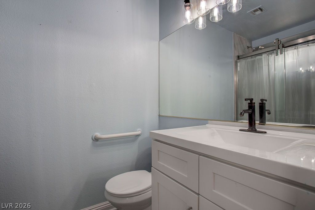 1800 North Torrey Pines Drive Property Photo 19
