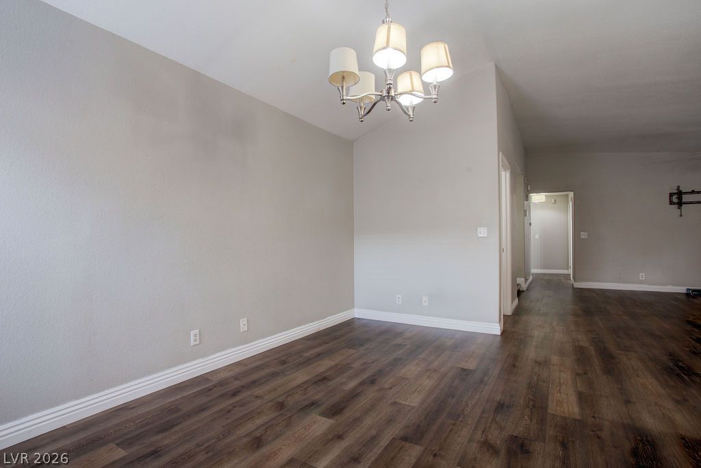 1800 North Torrey Pines Drive Property Photo 23