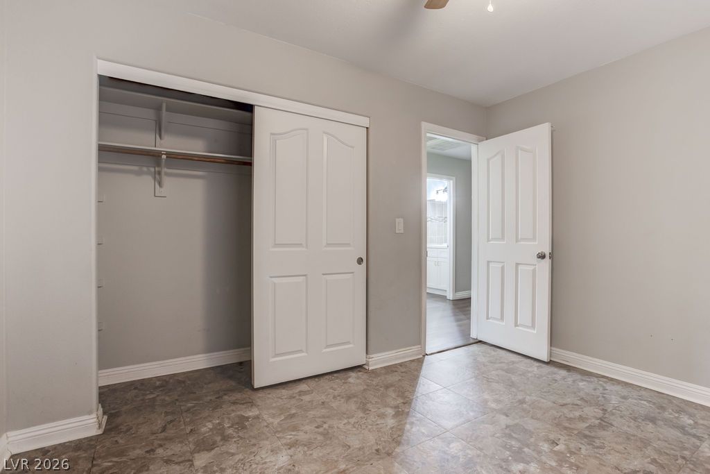 1800 North Torrey Pines Drive Property Photo 24