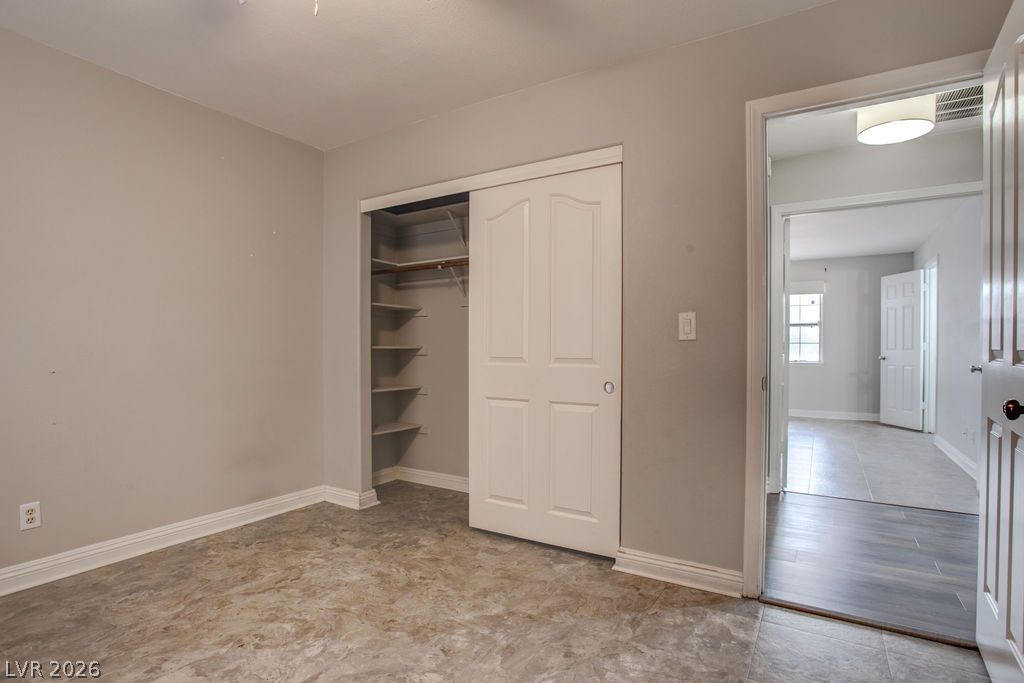 1800 North Torrey Pines Drive Property Photo 33