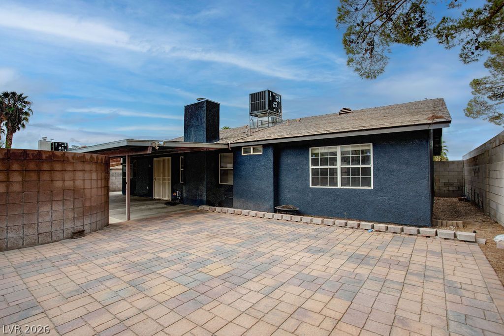 1800 North Torrey Pines Drive Property Photo 35