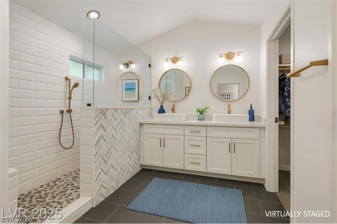 8404 Shore Breeze Drive Property Photo 13