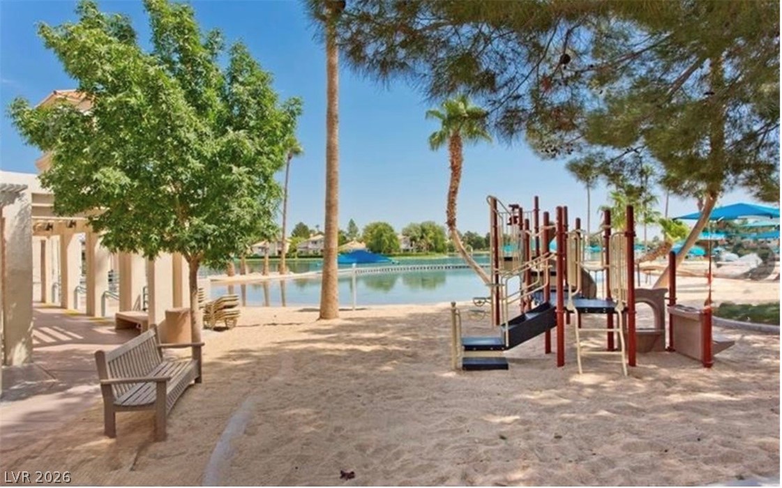 8404 Shore Breeze Drive Property Photo 25