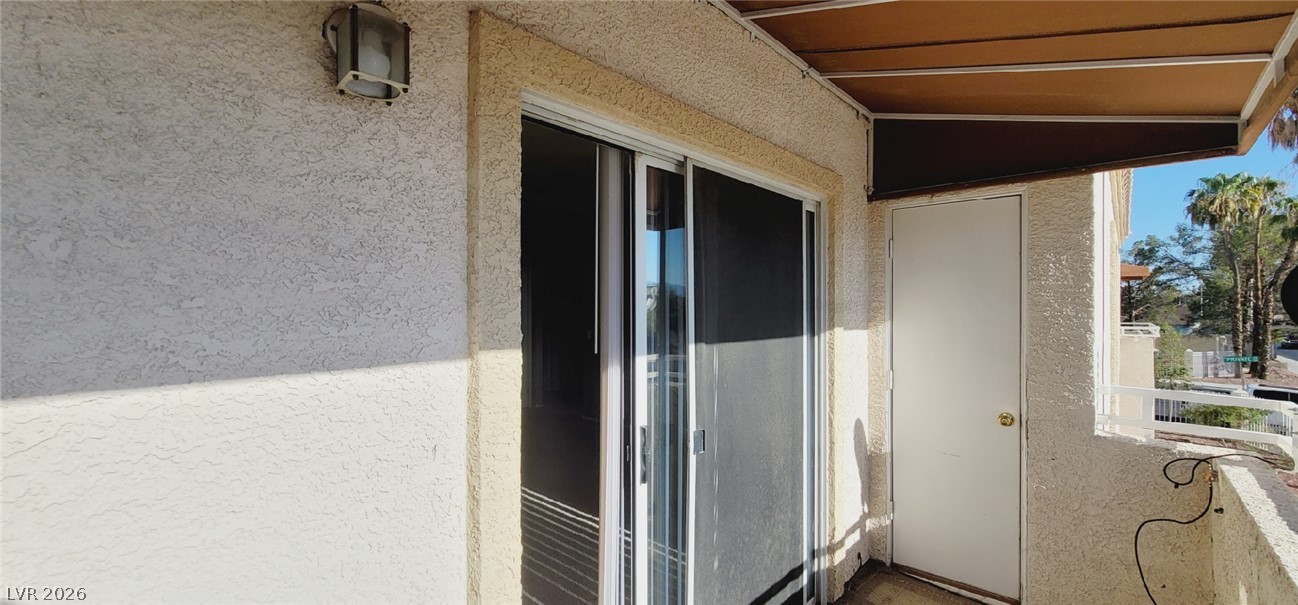1900 North Torrey Pines Drive 203 Property Photo 14