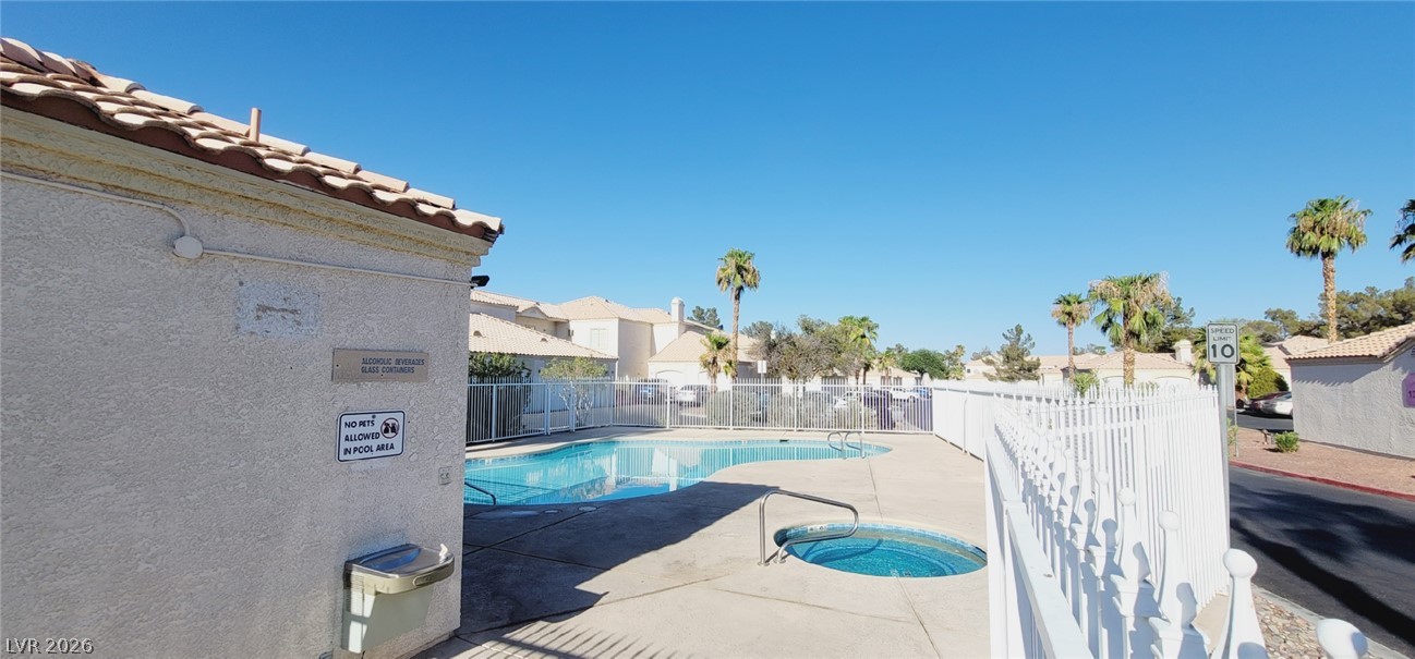 1900 North Torrey Pines Drive 203 Property Photo 15