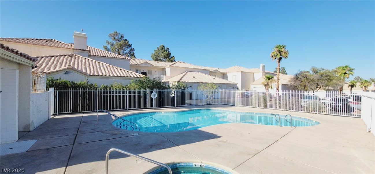 1900 North Torrey Pines Drive 203 Property Photo 16