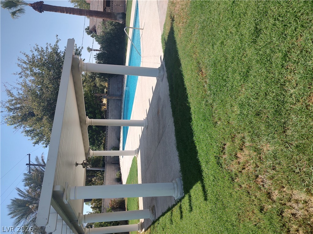 325 Park Way West Property Photo 3