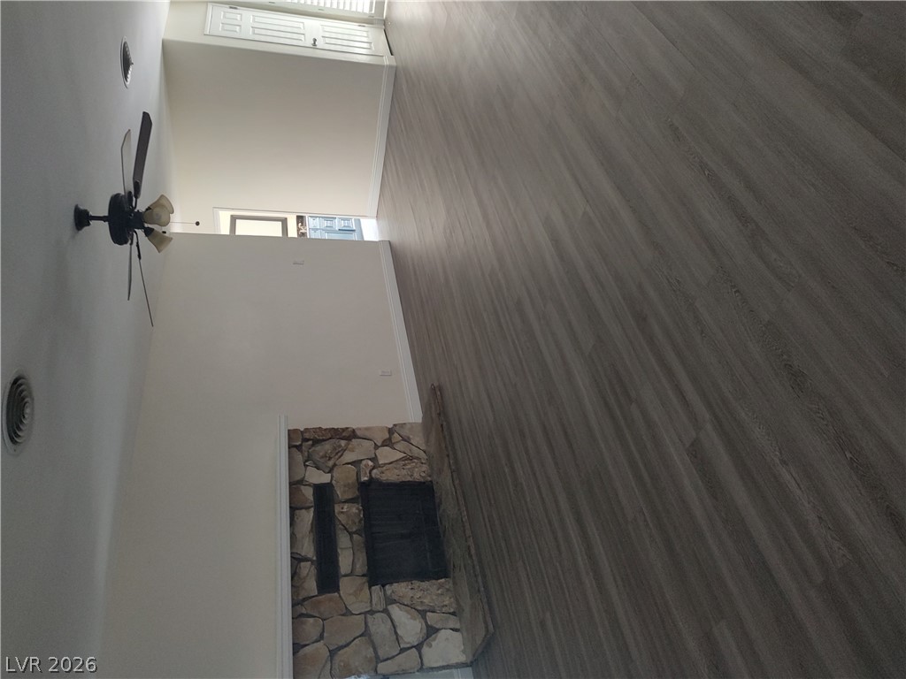 325 Park Way West Property Photo 6