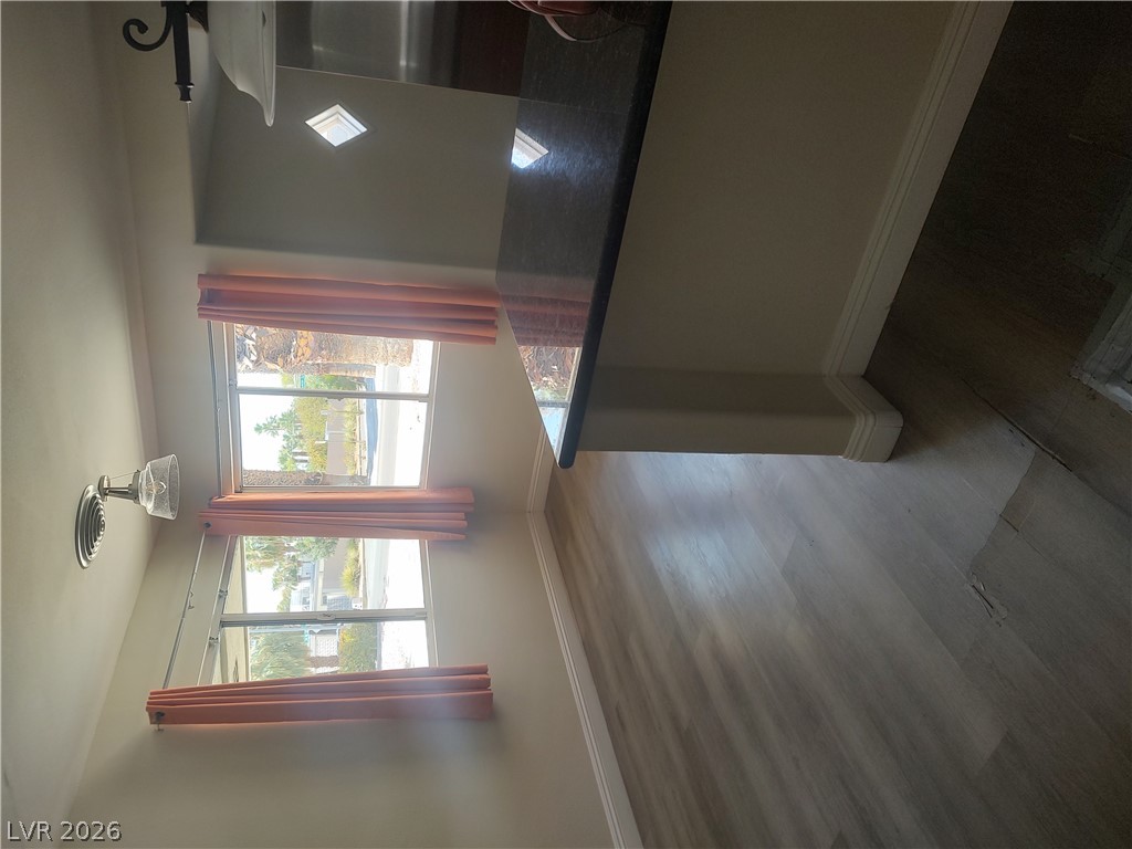 325 Park Way West Property Photo 10