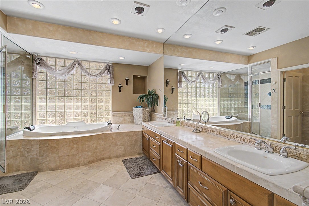 8131 Castle Pines Avenue Property Photo 17