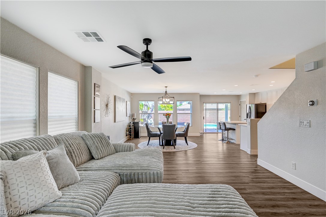 4916 Apache Valley Avenue Property Photo 4