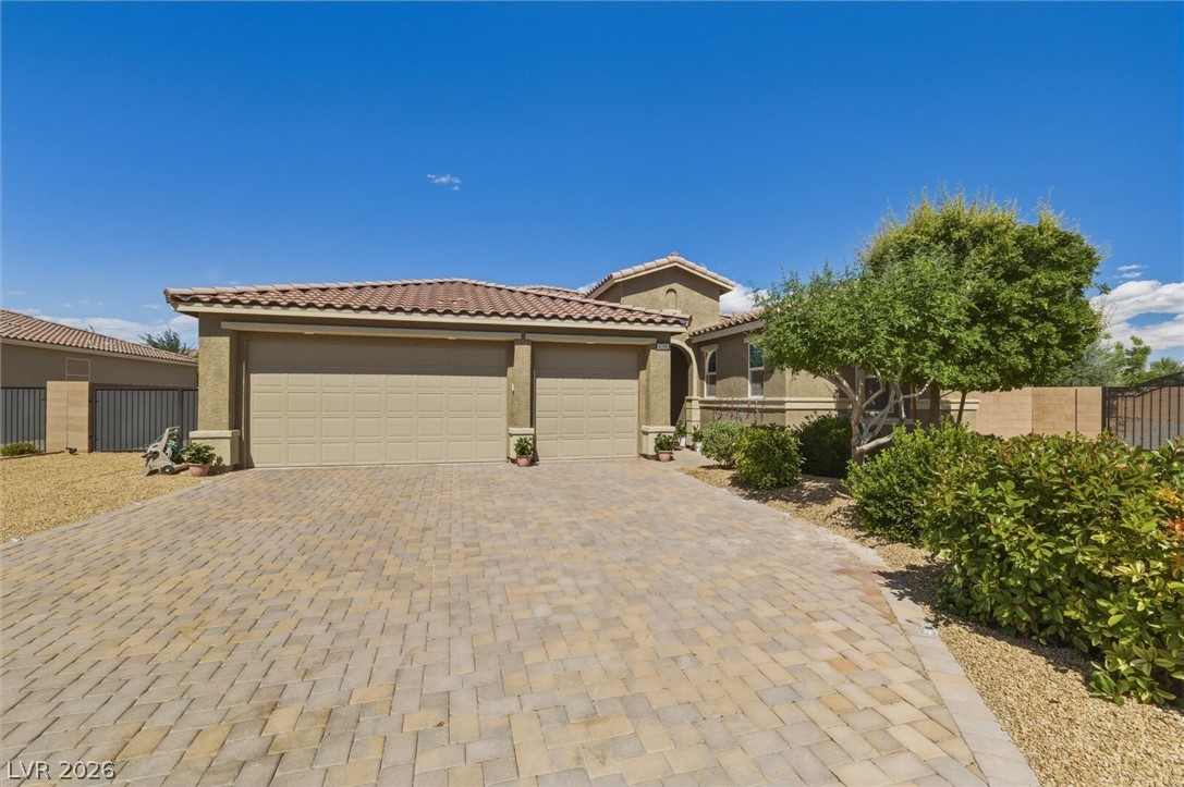 4700 Suntree Court Property Photo 2