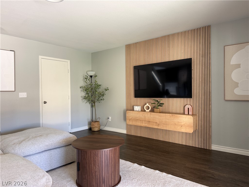 2806716 Property Photo 3