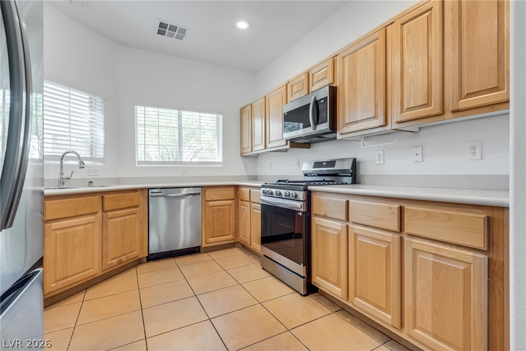 9182 Sunken Meadow Avenue Property Photo 12