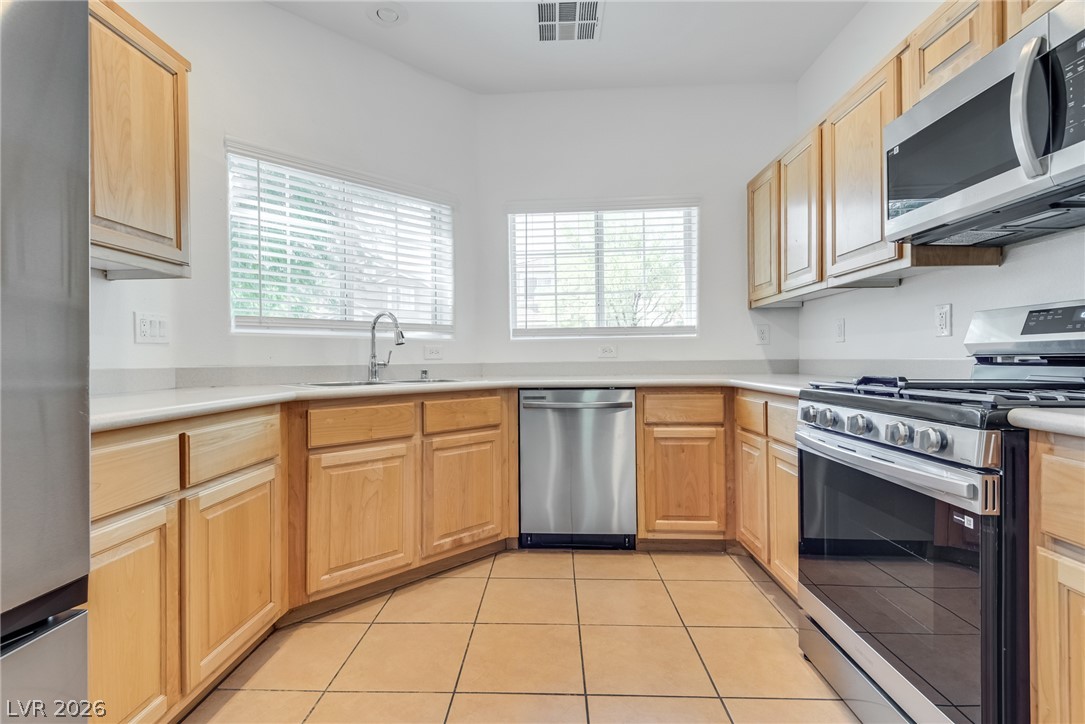 9182 Sunken Meadow Avenue Property Photo 14