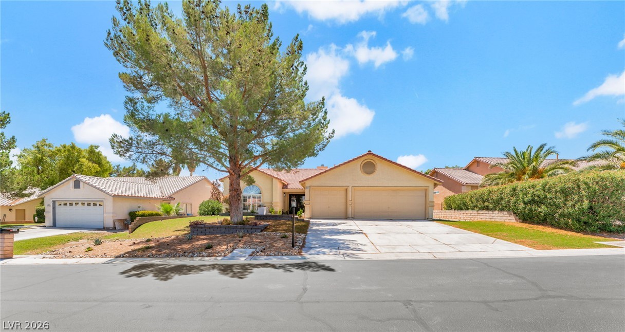 5121 Burr Oak Drive Property Photo 1