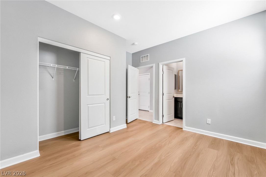 7521 West Mistral Avenue Property Photo 8