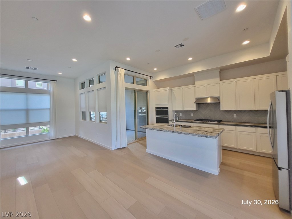 643 Fortis Creek Street Property Photo 7