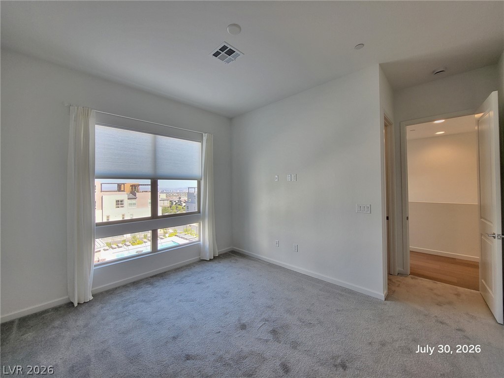 643 Fortis Creek Street Property Photo 17
