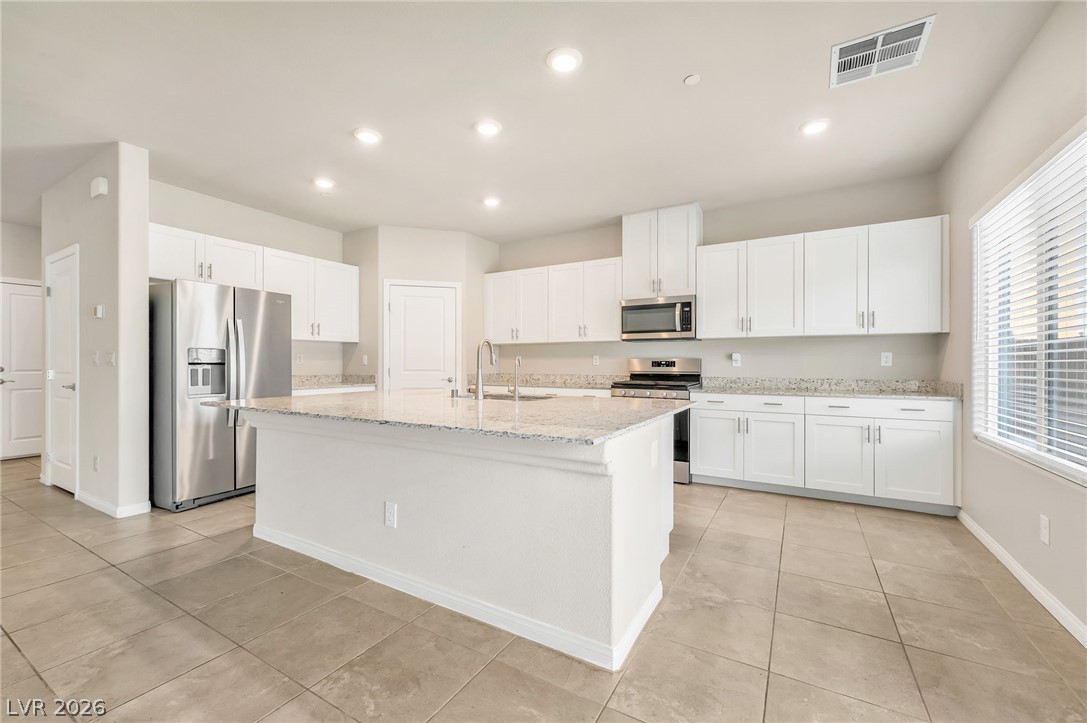 472 Silverweed Avenue Property Photo 6