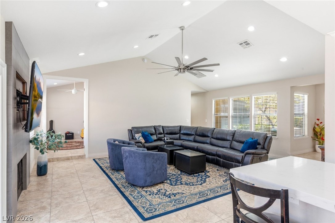 219 North Cimarron Road Property Photo 3