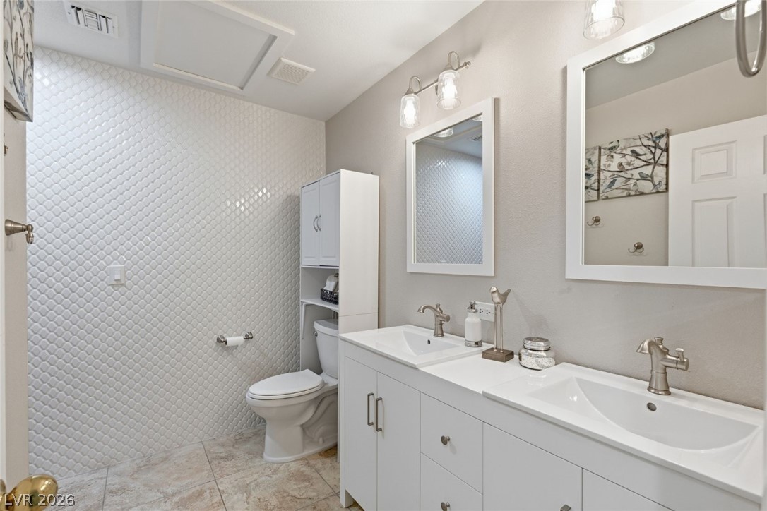 219 North Cimarron Road Property Photo 15