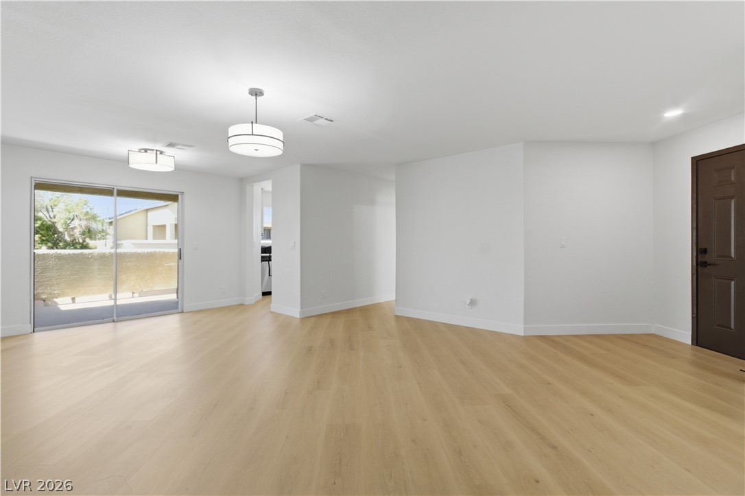1501 Linnbaker Lane 202 Property Photo 8
