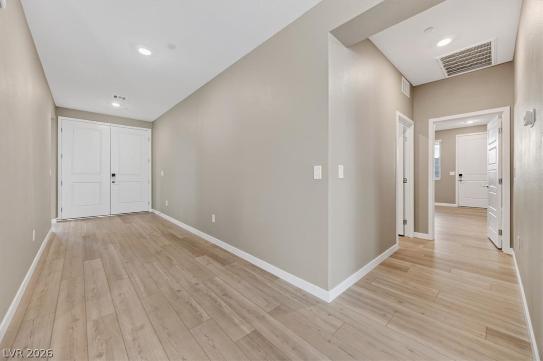 10862 Lewis Pointe Avenue Property Photo 5