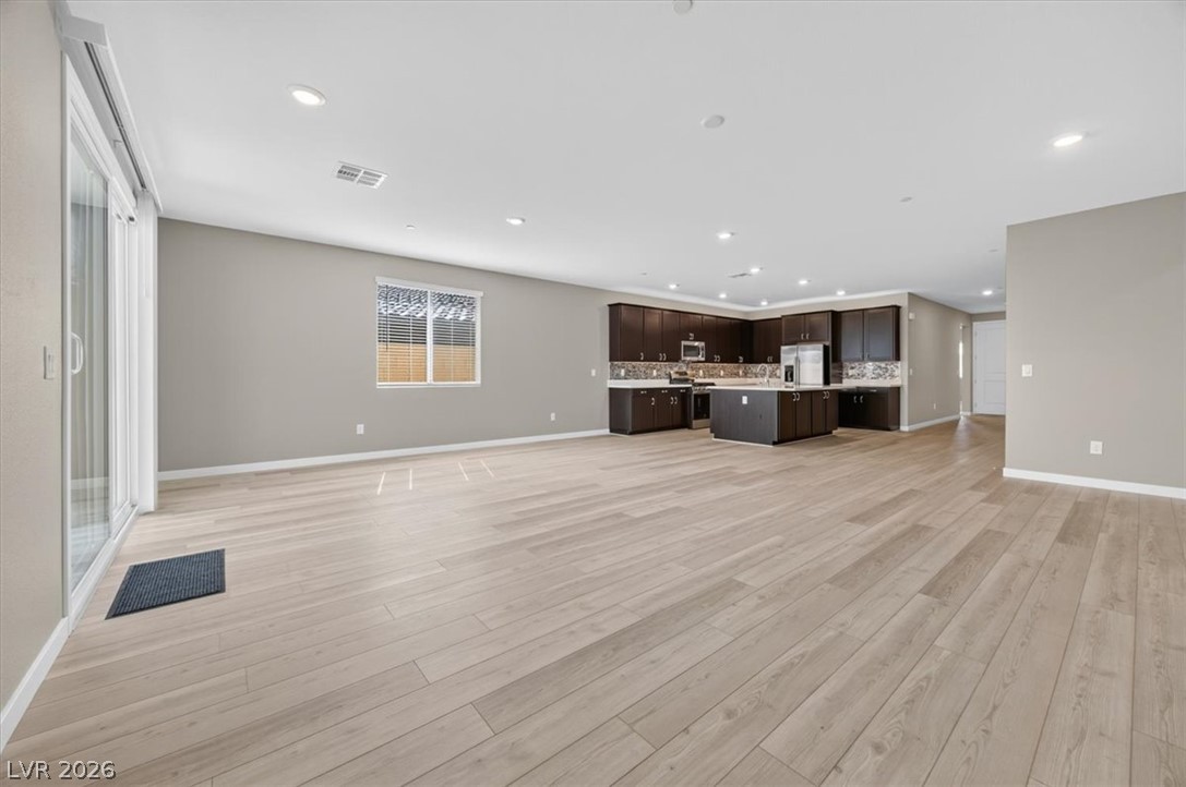 10862 Lewis Pointe Avenue Property Photo 16