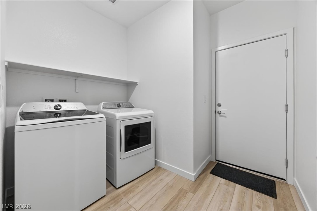 10862 Lewis Pointe Avenue Property Photo 29