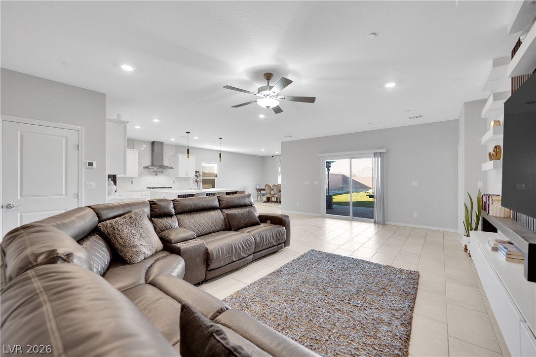 10160 Sequoia Falls Place Property Photo 4