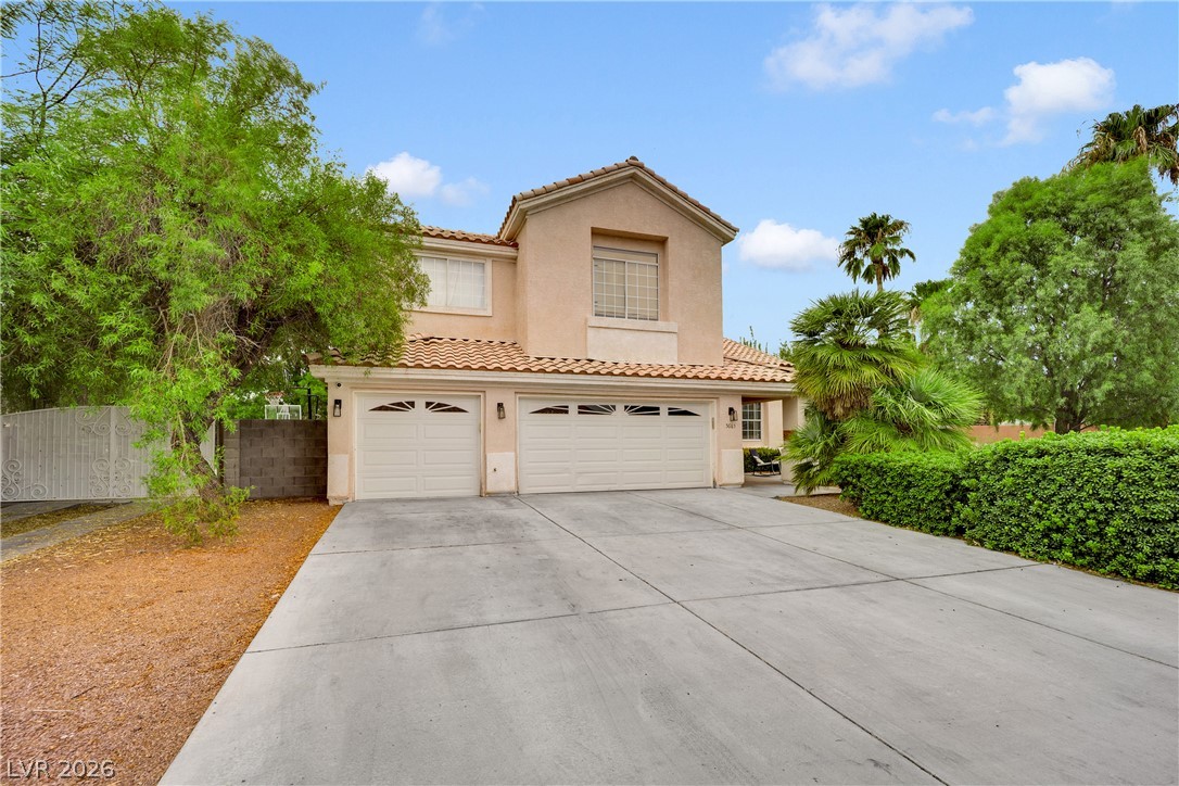 5685 North Adavan Court Property Photo 3