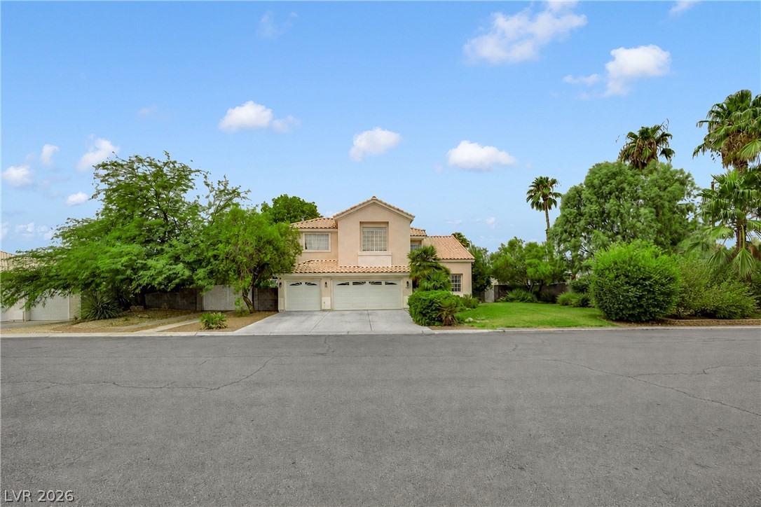 5685 North Adavan Court Property Photo 4