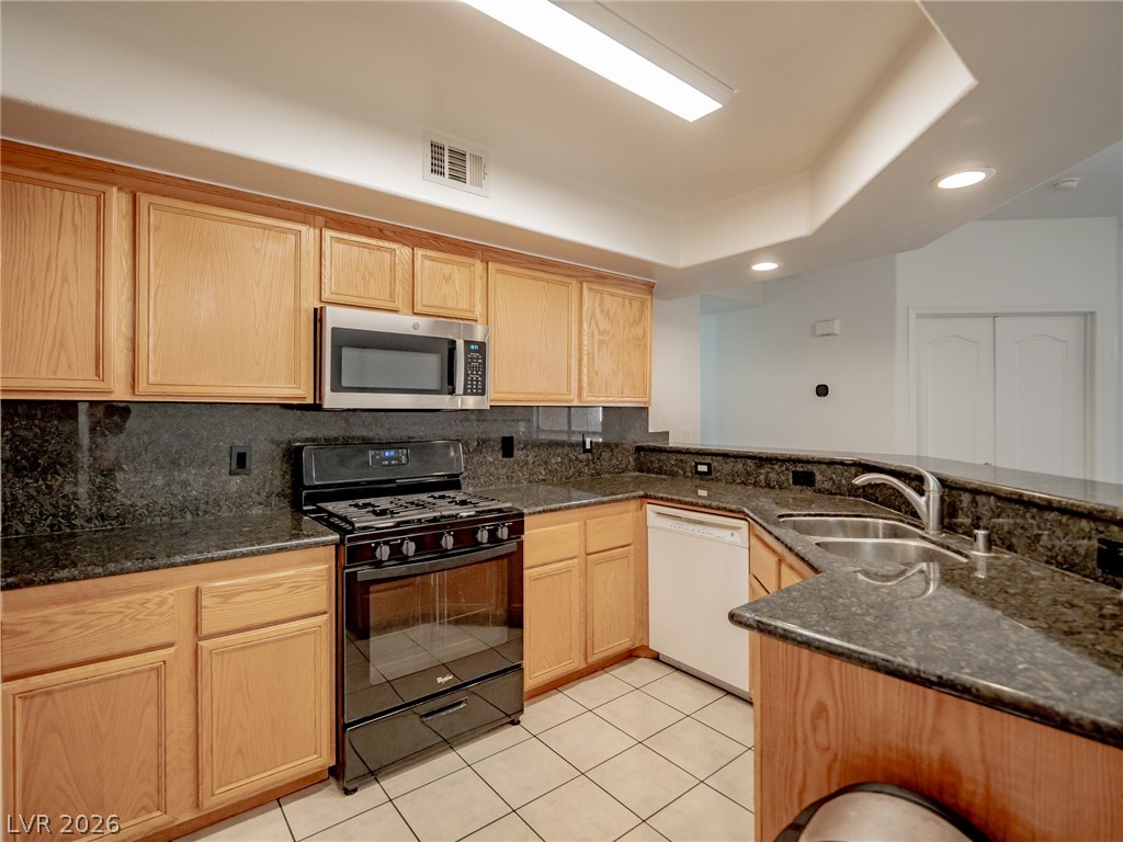 6809 Cobre Azul Avenue 101 Property Photo 9