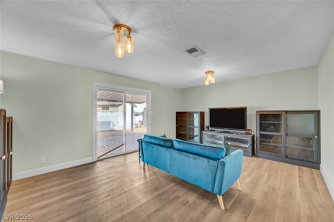 329 Santa Fe Street Property Photo 5