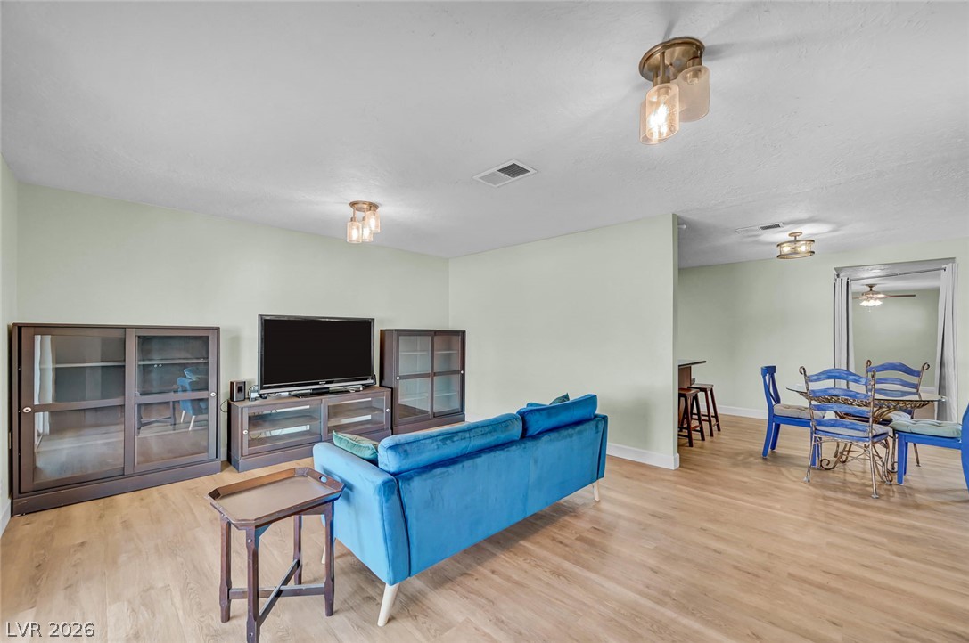 329 Santa Fe Street Property Photo 6