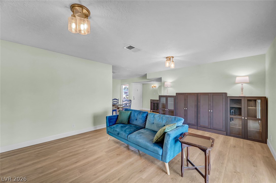 329 Santa Fe Street Property Photo 7