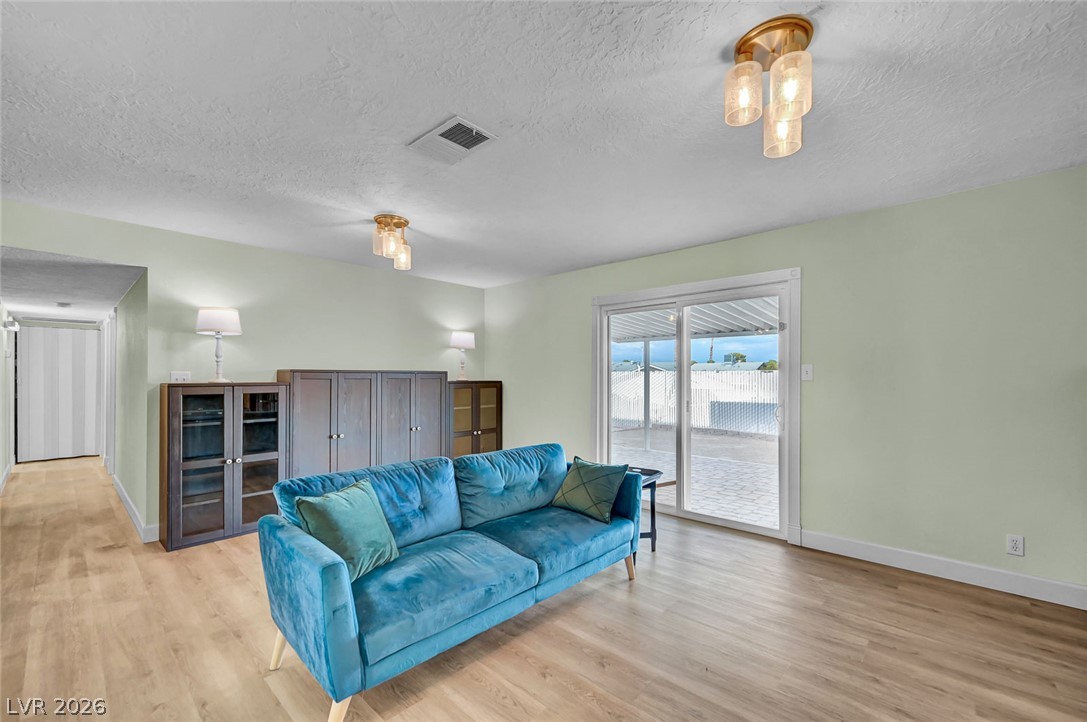 329 Santa Fe Street Property Photo 8