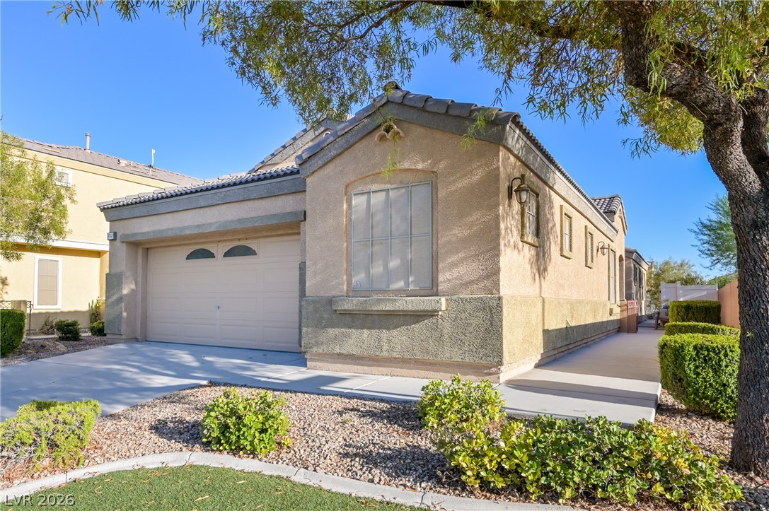 3743 Bella Legato Avenue Property Photo 1