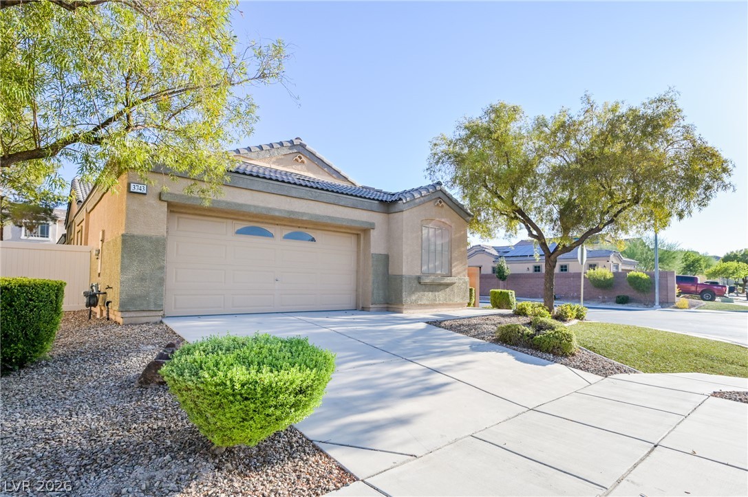 3743 Bella Legato Avenue Property Photo 4