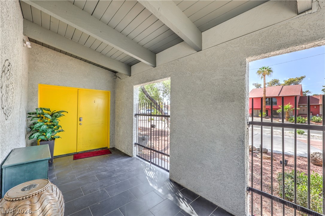 1926 Papago Lane Property Photo 3