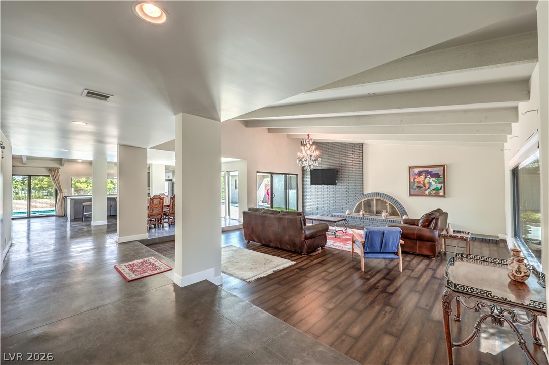 1926 Papago Lane Property Photo 4