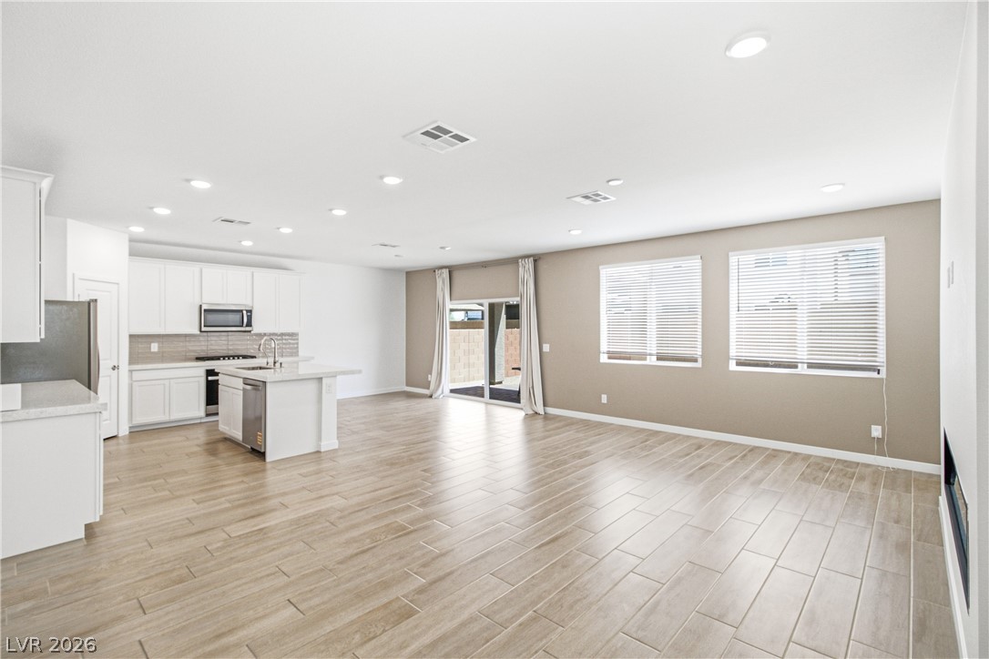 9915 Ruby Dome Avenue Property Photo 4