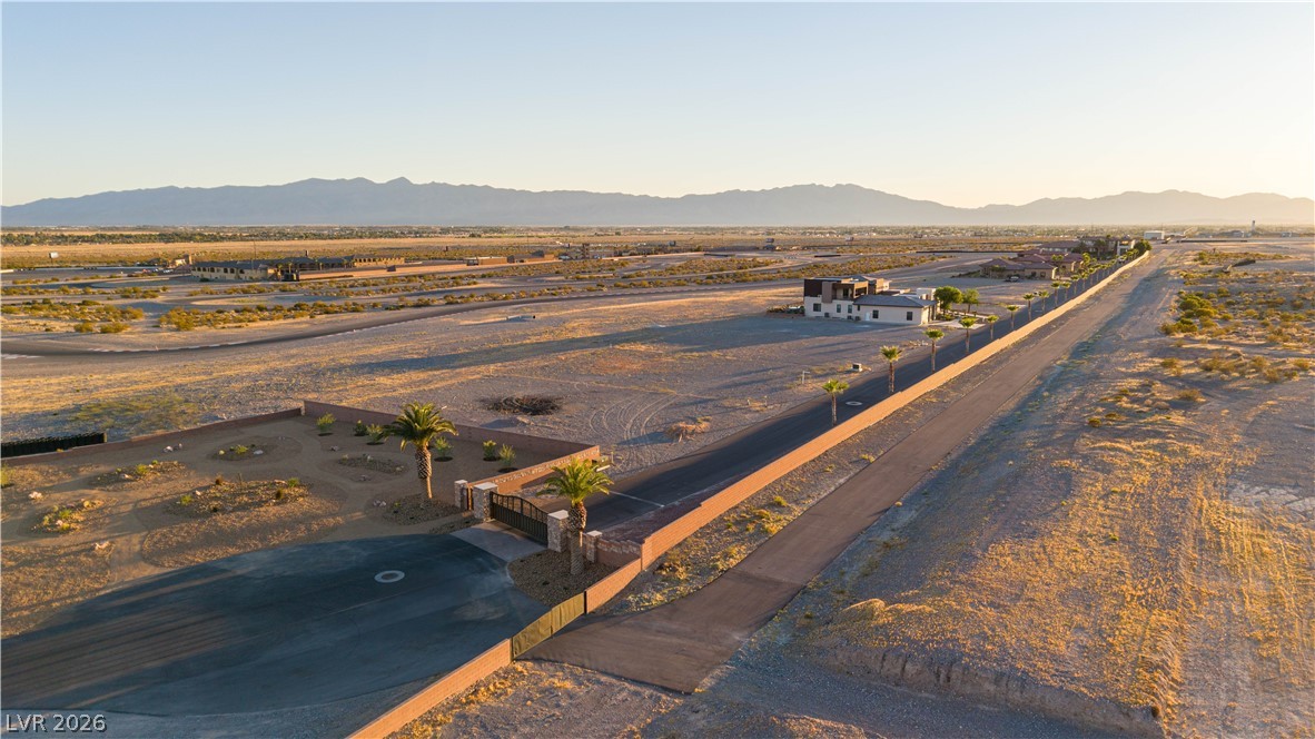 5985 East Spring Mountain Boulevard Property Photo 12