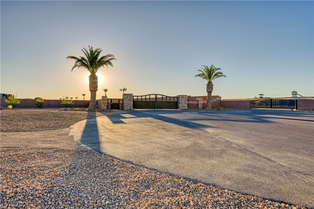 5985 East Spring Mountain Boulevard Property Photo 27