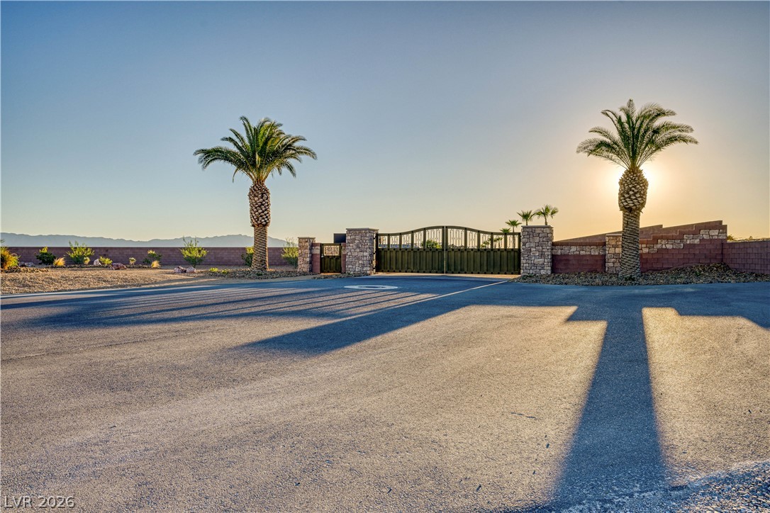 5985 East Spring Mountain Boulevard Property Photo 28