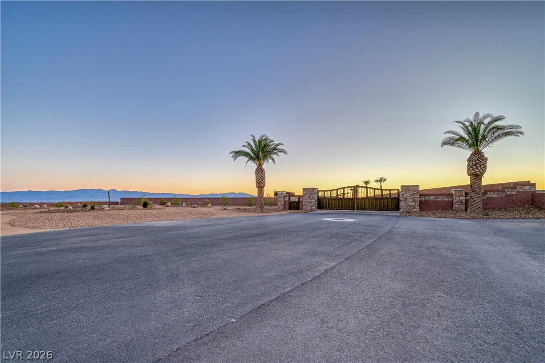 5985 East Spring Mountain Boulevard Property Photo 29